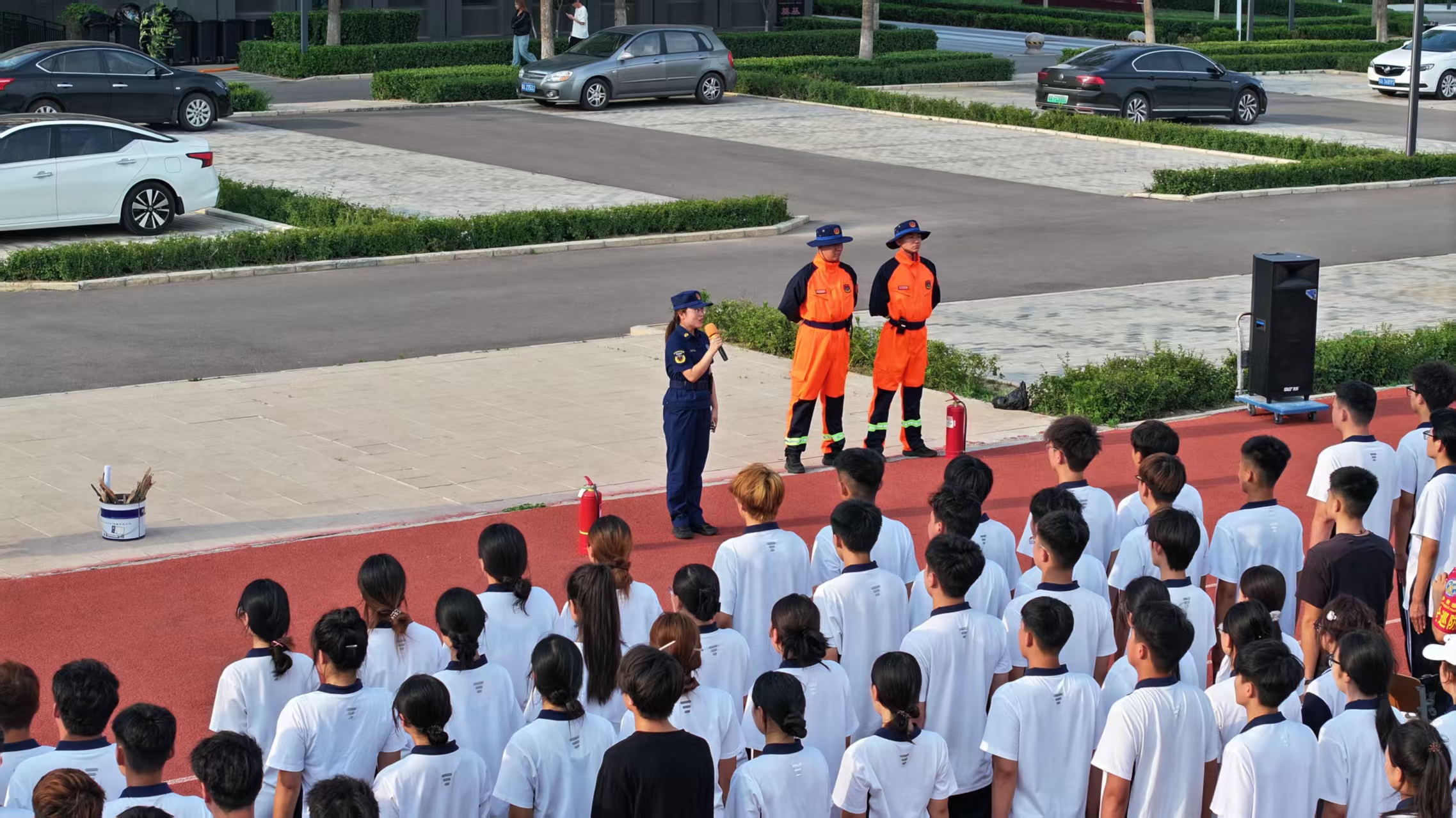 应急救援队合影